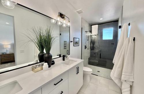 Kanab House | Modern Luxury Townhome near Zion and Bryce Canyon