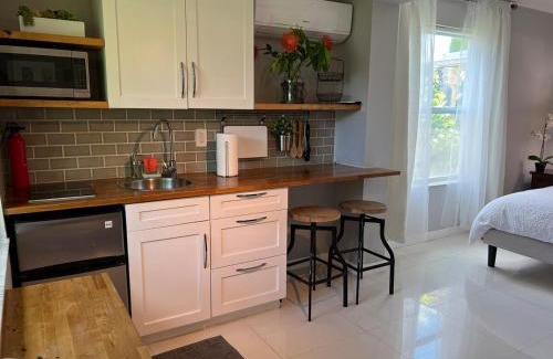 Flagami Apartment | Modern Miami Gem, Fresh Studio by Coral Gables #4