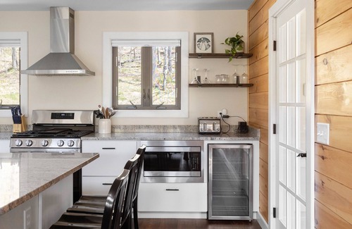 Waitsfield House | Modern Mountain Escape - minutes to town & mountains