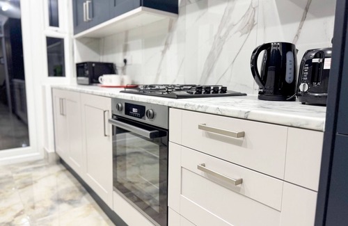 Bruce Grove House | Modern North London Retreat - 7 Bedrooms