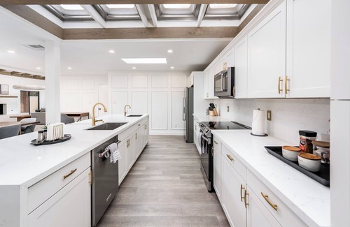 Cavalier Vista House | Modern Old Town Scottsdale Home with Heated Private Pool & Golf Putting Green