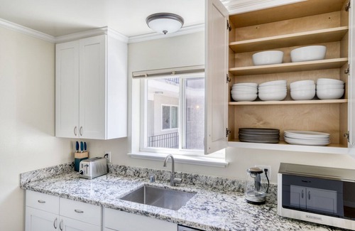 University South Apartment | Modern Palo Alto 2BR w/W/D & Garden, near FB & Google, by Blueground