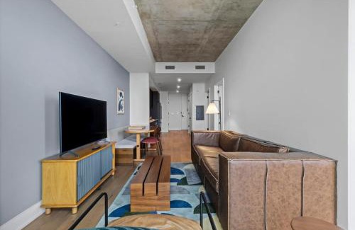 Rainey Street Historic District House | Modern Rainey St Oasis - Pool with Stunning Views