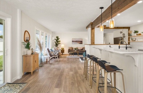 Spokane House | Modern Rancher Oasis I Gorgeous Pool!