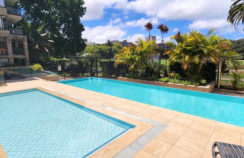 Rushcutters Bay Apartment | Modern Resort Style Apartment in Exclusive 'Marina One'. Views, Pools & Parking