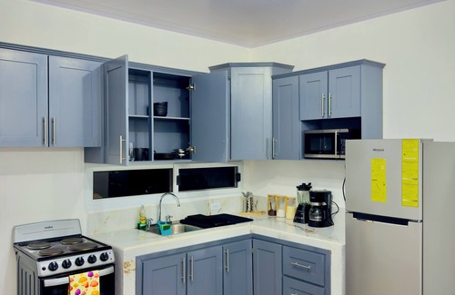 Comayagua House | "Modern secure house in Comayagua with A/C, Wi-Fi and autonomous access.