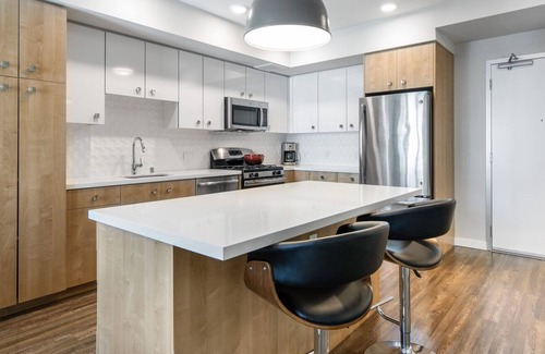 South of Market Apartment | Modern SoMa 1BR w/ Gym + Roofdeck near BART (Civic Center) by Blueground