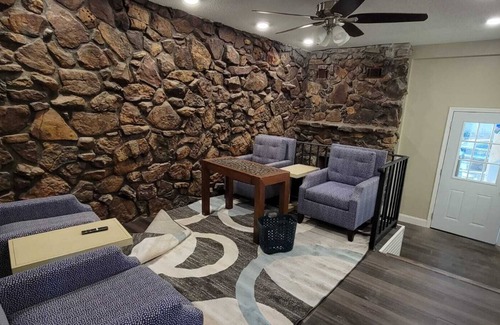 Memphis House | Modern Southern Vast Estate on 2 acres
