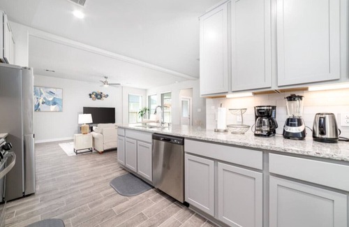Rosenberg House | Modern & Spacious 4-Bedroom Home in Rosenberg, TX