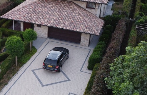 Eernegem Villa | Modern Spanish Hacienda - 10km from the coast