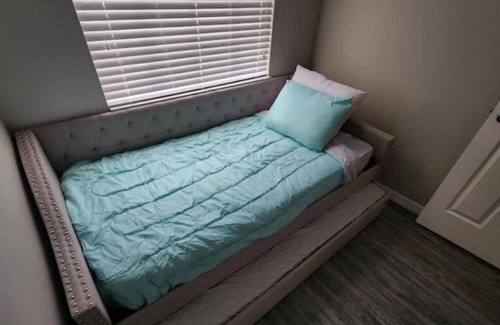 Tampa Palms Apartment | Modern Spot w Pools, Gym & Trail