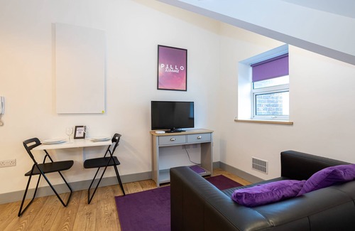 Salford Apartment | Modern Studio Close to Manchester City Centre and Deansgate By Pillo Rooms