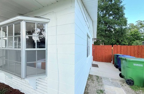 Winter Haven Apartment | Modern Studio Escape 10min to Legoland