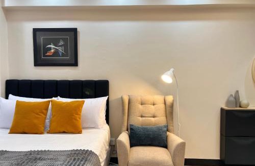 Pinagsama Apartment | Modern Studio with 200mbps Internet in McKinley Hills