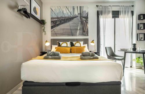 El Molinillo Apartment | Modern Studio with Private Rooftop Terrace by REMS