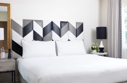 Norma Triangle Hotel | Modern Suite in Los Angeles! 3 Units, Striking City Views, Pool, Pet-friendly!