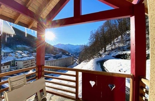 Sers Apartment | Modern T2 Apartment, Sleeps 4, Comfort, Garage, WiFi, Near Ski Bus