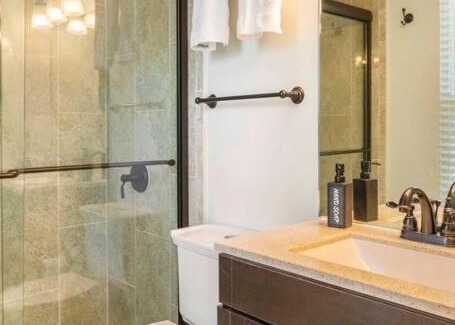 Smyrna House | Modern Townhome Close To The Battery With Yard