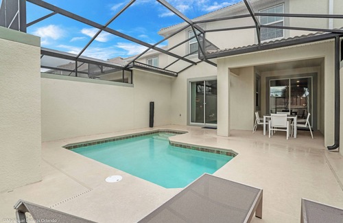 Kissimmee Cottage | Modern Townhome W/private Pool & Free Water Park!