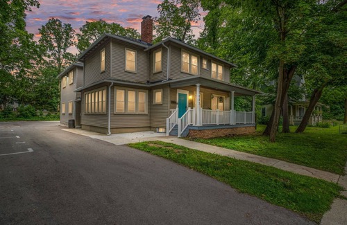 Ypsilanti Apartment | Modern Updated Retreat Near EMU: Full Amenities, Easy Access