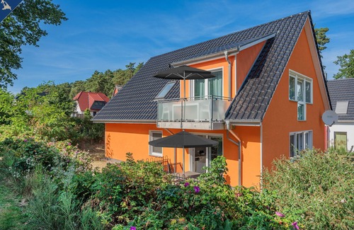Loddin Apartment | Modern vacation apartment in Loddin with sauna & large garden near the Baltic Sea & lake