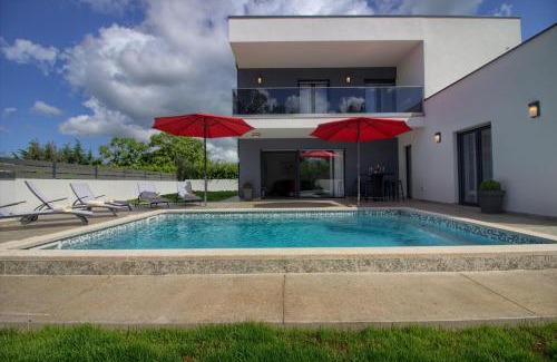 Liznjan Villa | Modern villa Ema near Pula and beach by WiiBuk