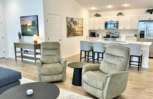 Sumter County Villa | Modern Villa Near EASTPORT in THE VILLAGES