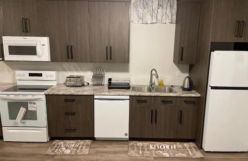 Fonthill Apartment | Modern, well-equipped, and centrally located