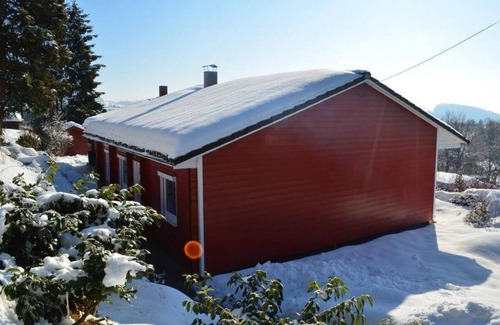 Haus im Wald Apartment | Modernes und gemütliches Holzhaus mit Kaminofen