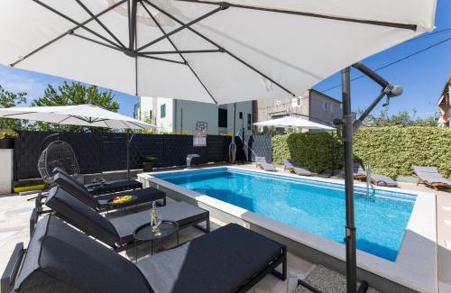 Kastela House | Moderni studio