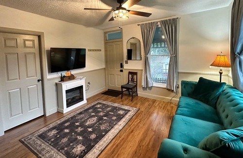 Victor House | Modernized Miner Cabin in Victor Colorado!