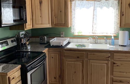 Victor House | Modernized Miner Cabin in Victor Colorado!