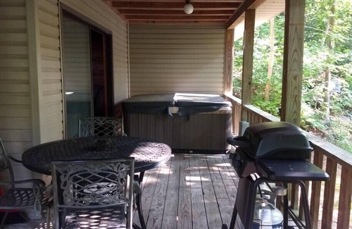 Chimney Rock Cabin | Mohican Cabin Quaint and Relaxing Getaway Hot Tub