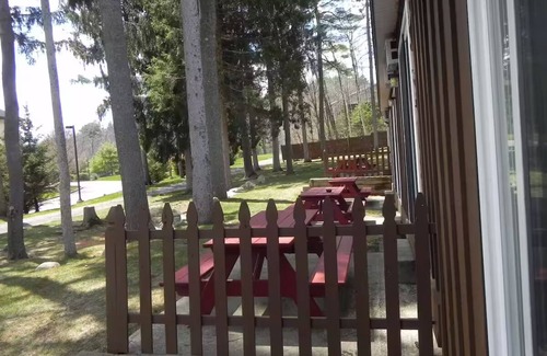Lake George Resort | Mohican Resort Motel - 2 Bedroom Efficiency