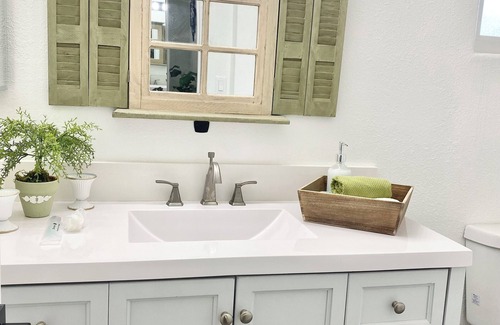 Mojave House | Mojave Desert 3/bed2/bath 2 King size beds full house with WiFi & street parking