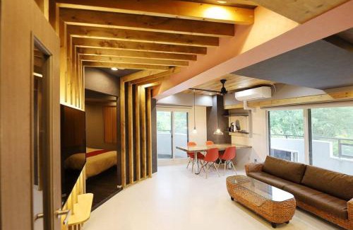 Minami Apartment | MolinHotels302-札幌市定山渓天然温泉に紅葉シーズン到来-Q-beds2&S-beds