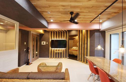 Minami Apartment | MolinHotels302-札幌市定山渓天然温泉に紅葉シーズン到来-Q-beds2&S-beds