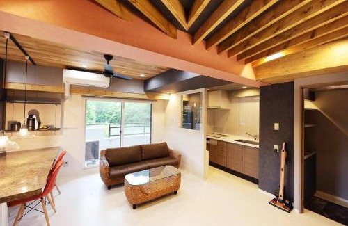 Minami Apartment | MolinHotels302-札幌市定山渓天然温泉に紅葉シーズン到来-Q-beds2&S-beds