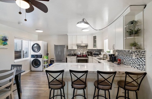 South San Jose House | MolivuHomes 3BR | Hot Tub | KingBed | Pet-Friendly