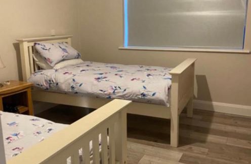 Monaghan House | Monaghan Town House sleeps 12 5 mins walk to Town Centre