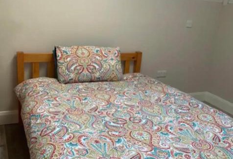 Monaghan House | Monaghan Town House sleeps 12 5 mins walk to Town Centre