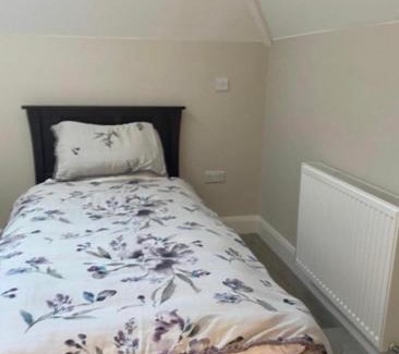 Monaghan House | Monaghan Town House sleeps 12 5 mins walk to Town Centre
