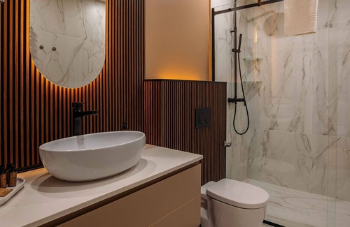 Chugureti Hotel | Monday Hotel