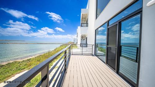 Magong Bed & Breakfast | Mondrian Seaview Guest House