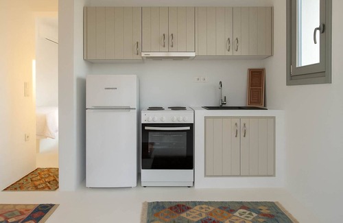 Ano Meria House | Moniasma Rustic Stone House in Folegandros