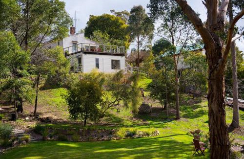 Hepburn Springs House | Monigatti Cottage - enchanting cottage with garden