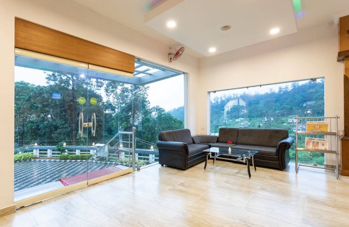 Chithirapuram Hotel | Monsoon Grande