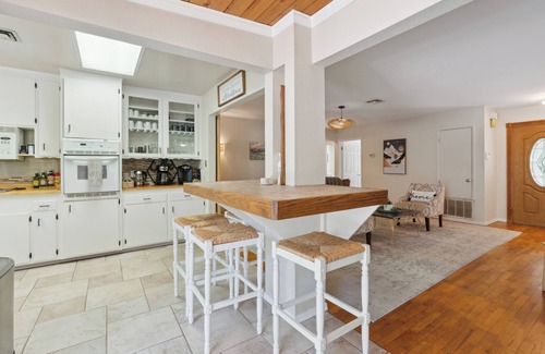 Shasta Lake House | Montana Grove - Pool/Game Room/Boat Parking/Space for large groups