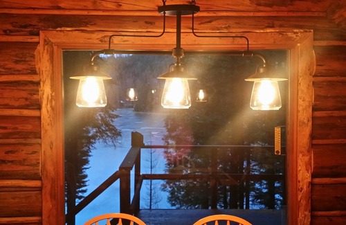 Columbia Falls Cabin | Montana log cabin get away next to Glacier National Park