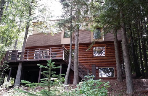 Columbia Falls Cabin | Montana log cabin get away next to Glacier National Park